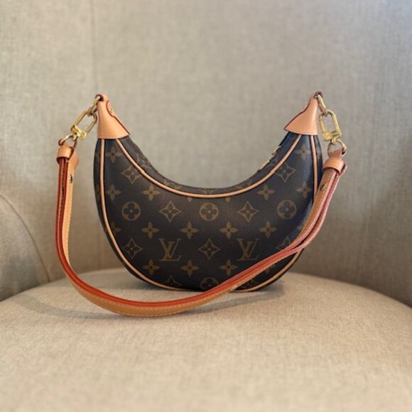 Louis Vuitton Monogram Loop - Picture 14 of 16